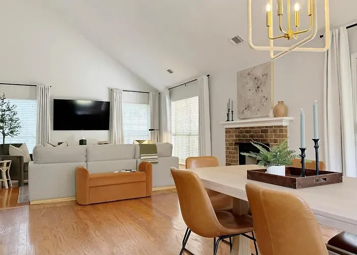 Charming Cottage For Family And Dogs Near Beach & City
