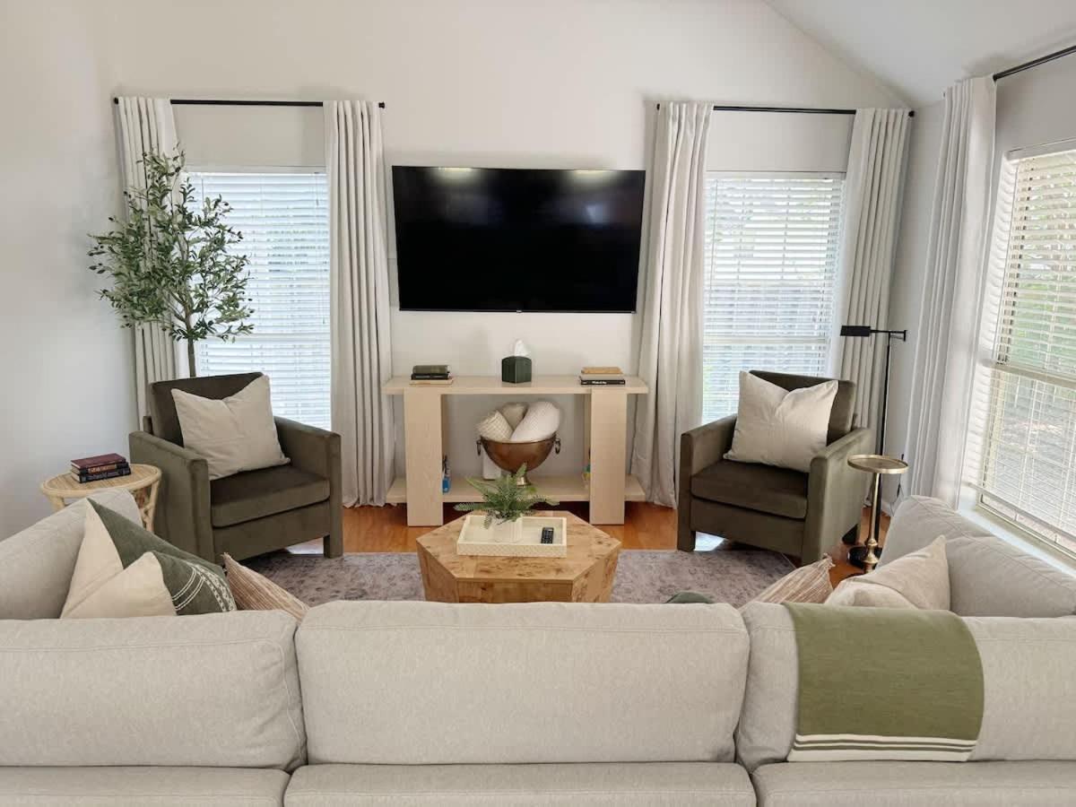 Hébergement de vacances Charming For Family And Dogs Near &